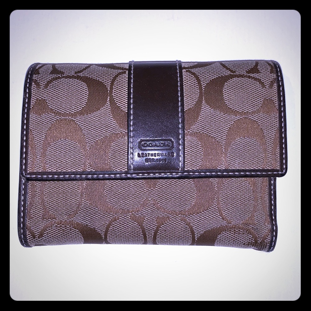 COACH Signature Trifold Wallet
